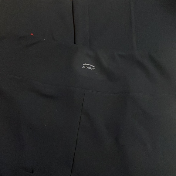 Along Fit Premium Leggings - Picture 8 of 9